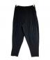 HOMME PLISSE ISSEY MIYAKE（オムプリッセ イッセイ ミヤケ）の古着「BASICSプリーツパンツ」｜ブラック
