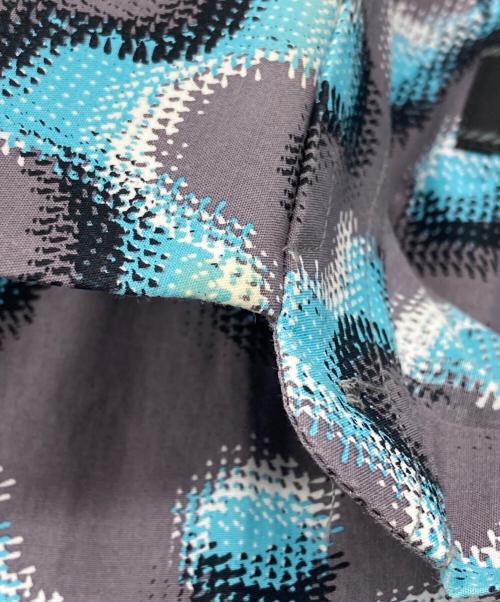 PRADA（プラダ）PRADA (プラダ) 総柄シャツ ブルー×グレー サイズ:41の古着・服飾アイテム