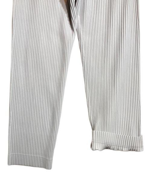 HOMME PLISSE ISSEY MIYAKE（オム プリッセ イッセイ ミヤケ）HOMME PLISSE ISSEY MIYAKE (オムプリッセ イッセイ ミヤケ) ベーシックプリーツパンツ グレー サイズ:3の古着・服飾アイテム