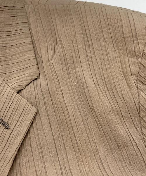 ISSEY MIYAKE WHITE LABEL（イッセイミヤケホワイトレーベル）ISSEY MIYAKE WHITE LABEL (イッセイミヤケホワイトレーベル) シワプリーツジャケット ベージュ サイズ:2の古着・服飾アイテム