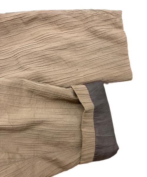 ISSEY MIYAKE WHITE LABEL（イッセイミヤケホワイトレーベル）ISSEY MIYAKE WHITE LABEL (イッセイミヤケホワイトレーベル) シワプリーツジャケット ベージュ サイズ:2の古着・服飾アイテム