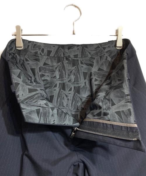 DEVOA（デヴォア）DEVOA (デヴォア) 立体裁断ストライプパンツ ネイビー サイズ:3の古着・服飾アイテム