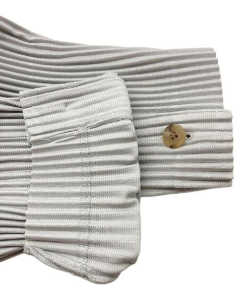 HOMME PLISSE ISSEY MIYAKE（オム プリッセ イッセイ ミヤケ）HOMME PLISSE ISSEY MIYAKE (オム プリッセ イッセイ ミヤケ) BASICSプリーツテーラードジャケット グレー サイズ:3の古着・服飾アイテム