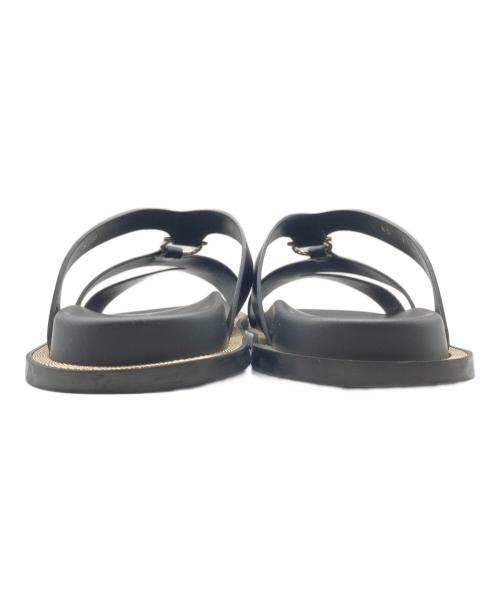 Salvatore Ferragamo（サルヴァトーレ フェラガモ）Salvatore Ferragamo (サルヴァトーレ フェラガモ) ガンチーニ ストラップフラットサンダル ブラック サイズ:7・1/2の古着・服飾アイテム