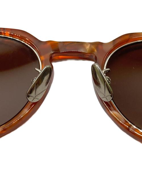 YUICHI TOYAMA（ユウイチトヤマ）YUICHI TOYAMA (ユウイチトヤマ) TOGA ARCHIVES (トーガアーカイブス) サングラス ブラウン サイズ:46□23-148の古着・服飾アイテム