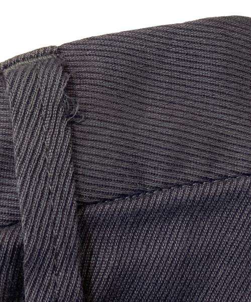 JULIUS（ユリウス）JULIUS (ユリウス) FOLDED BAGGY TROUSERS グレー サイズ:2の古着・服飾アイテム