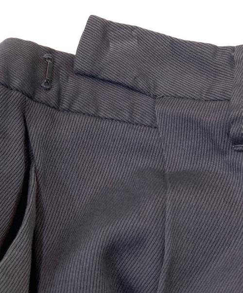 JULIUS（ユリウス）JULIUS (ユリウス) FOLDED BAGGY TROUSERS グレー サイズ:2の古着・服飾アイテム