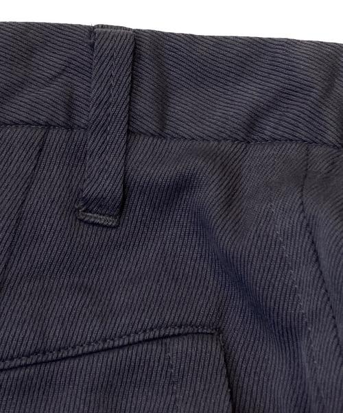 JULIUS（ユリウス）JULIUS (ユリウス) FOLDED BAGGY TROUSERS グレー サイズ:2の古着・服飾アイテム
