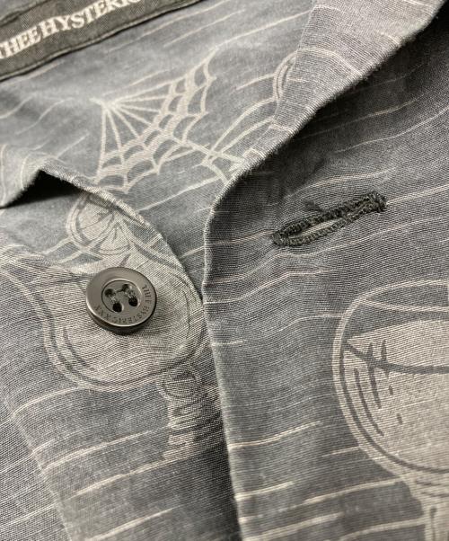 Thee Hysteric XXX（ジィ ヒステリックトリプルエックス）Thee Hysteric XXX (ジィ ヒステリックトリプルエックス) 総柄開襟シャツ グレー サイズ:Mの古着・服飾アイテム