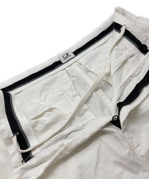 C.P COMPANY（シーピーカンパニー）C.P COMPANY (シーピーカンパニー) ゴーグルカーゴパンツ ホワイト サイズ:46の古着・服飾アイテム