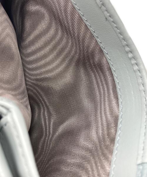 MIU MIU（ミュウミュウ）MIU MIU (ミュウミュウ) 2つ折り財布 スカイブルーの古着・服飾アイテム