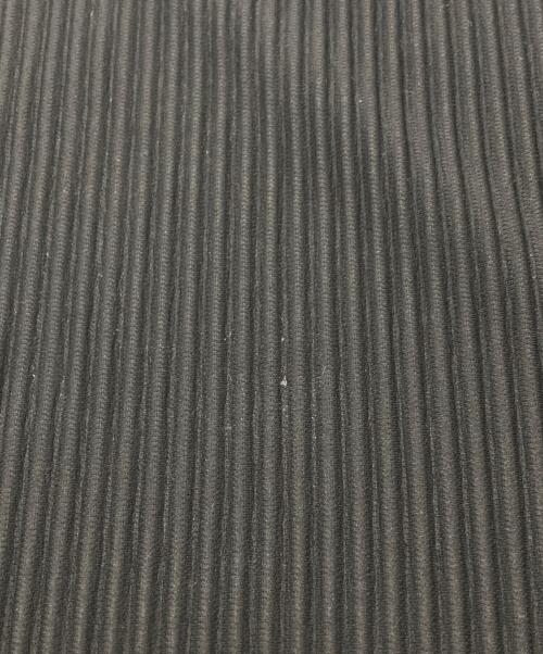 HOMME PLISSE ISSEY MIYAKE（オム プリッセ イッセイ ミヤケ）HOMME PLISSE ISSEY MIYAKE (オム プリッセ イッセイ ミヤケ) プリーツカットソー ブラック サイズ:3の古着・服飾アイテム