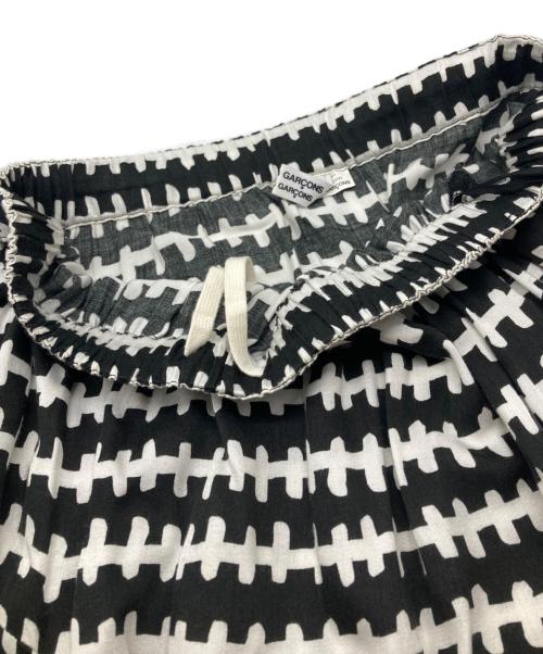 COMME des GARCONS COMME des GARCONS（コムデギャルソン コムデギャルソン）COMME des GARCONS COMME des GARCONS (コムデギャルソン コムデギャルソン) 総柄スカート ブラック サイズ:ｓの古着・服飾アイテム
