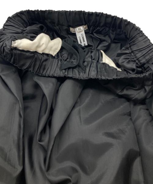 COMME des GARCONS COMME des GARCONS（コムデギャルソン コムデギャルソン）COMME des GARCONS COMME des GARCONS (コムデギャルソン コムデギャルソン) カットワークデザインスカート ブラック サイズ:XSの古着・服飾アイテム