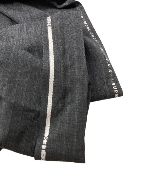 COMME des GARCONS（コムデギャルソン）COMME des GARCONS (コムデギャルソン) 裁ち切りストライプサルエルパンツ グレー サイズ:SSの古着・服飾アイテム