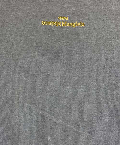 Maison Margiela（メゾンマルジェラ）Maison Margiela (メゾンマルジェラ) リバースロゴTシャツ グレー サイズ:46の古着・服飾アイテム