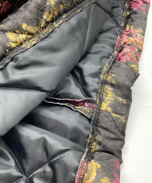 COMME des GARCONS（コムデギャルソン）COMME des GARCONS (コムデギャルソン) フラワージャガードボリュームジャンパースカート ブラック×ピンク サイズ:Sの古着・服飾アイテム