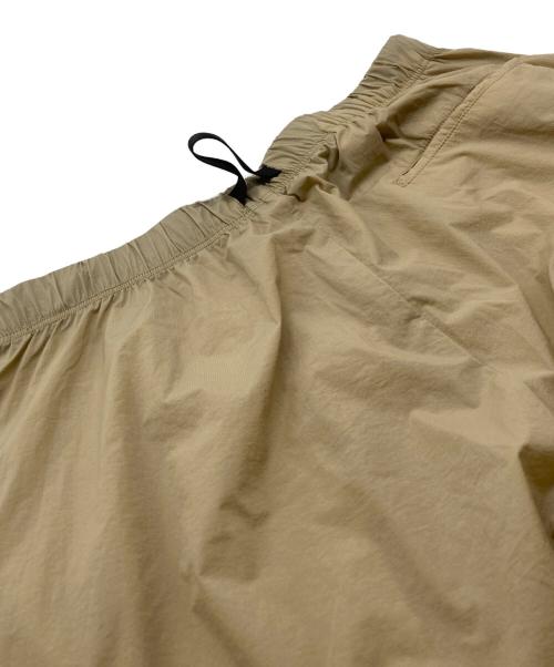 BROWN by 2-tacs（ブラウンバイツータックス）BROWN by 2-tacs (ブラウンバイツータックス) Knee tuck pants ベージュ サイズ:SMの古着・服飾アイテム