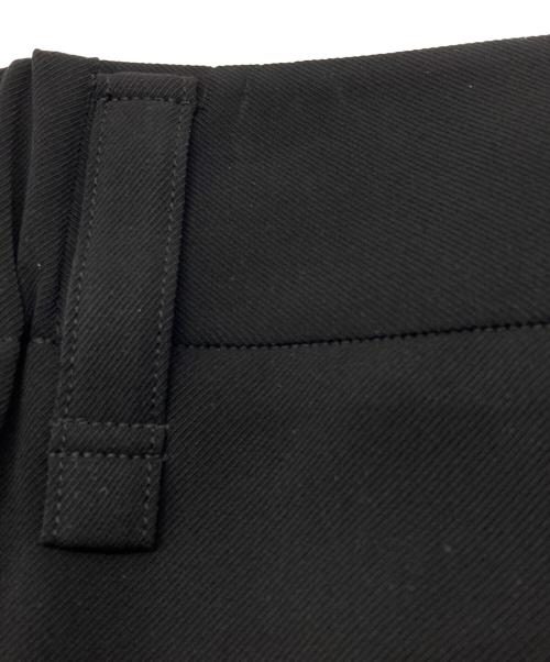 ISSEY MIYAKE（イッセイミヤケ）ISSEY MIYAKE (イッセイミヤケ) ハイウエストデザインロングパンツ ブラック サイズ:1の古着・服飾アイテム