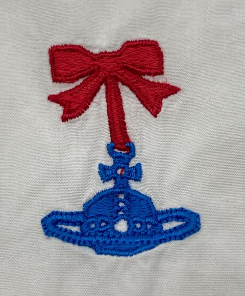 Vivienne Westwood RED LABEL（ヴィヴィアンウエストウッドレッドレーベル）Vivienne Westwood RED LABEL (ヴィヴィアンウエストウッドレッドレーベル) リボン×オーブ刺繍シャツ ホワイト サイズ:3の古着・服飾アイテム