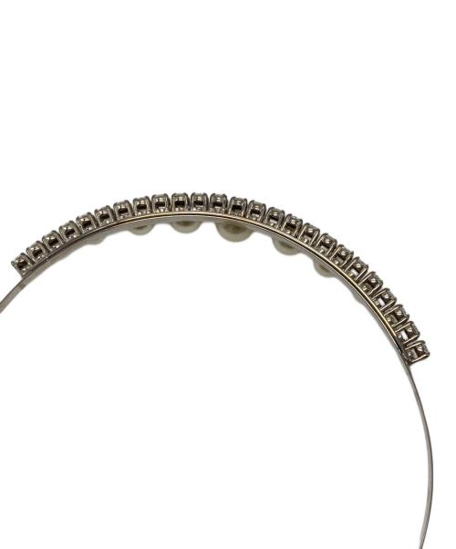 MIU MIU（ミュウミュウ）MIU MIU (ミュウミュウ) パール×ラインストーンカチューシャ シルバーの古着・服飾アイテム