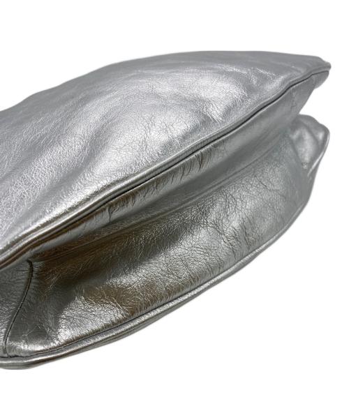 ear PAPILLONNER（イアパピヨネ）ear PAPILLONNER (イアパピヨネ) スワローマチショルダーバック シルバーの古着・服飾アイテム