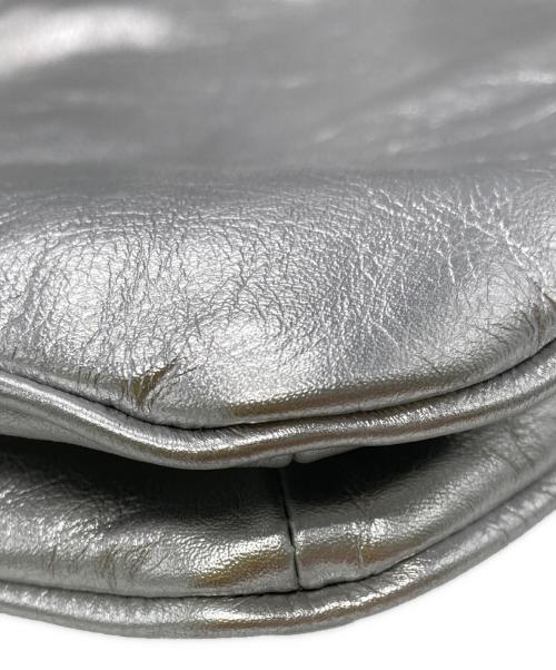 ear PAPILLONNER（イアパピヨネ）ear PAPILLONNER (イアパピヨネ) スワローマチショルダーバック シルバーの古着・服飾アイテム