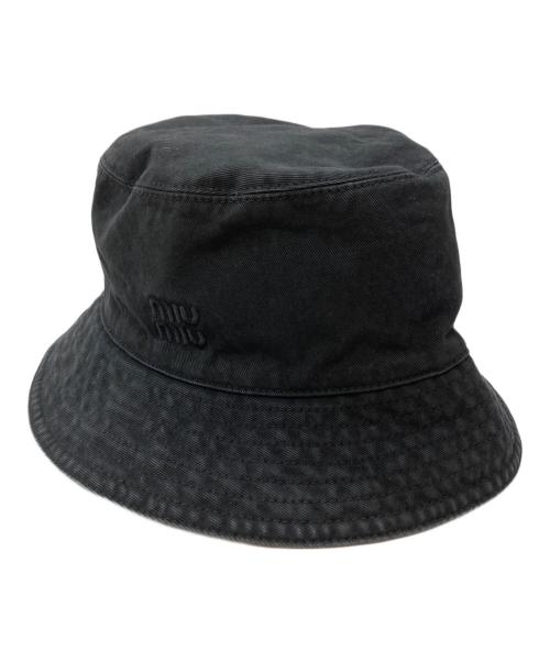 MIU MIU（ミュウミュウ）MIU MIU (ミュウミュウ) 刺繍ロゴバケットハット ブラック サイズ:Ｌの古着・服飾アイテム