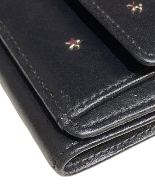 JIMMY CHOO（ジミーチュウ）JIMMY CHOO (ジミーチュウ) スタースタッズ3つ折り財布 ブラックの古着・服飾アイテム