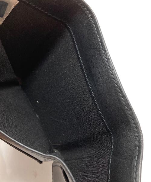 JIMMY CHOO（ジミーチュウ）JIMMY CHOO (ジミーチュウ) スタースタッズ3つ折り財布 ブラックの古着・服飾アイテム