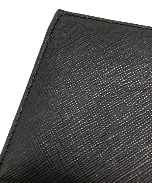 PRADA（プラダ）PRADA (プラダ) サフィアーノ二つ折り財布 ブラックの古着・服飾アイテム