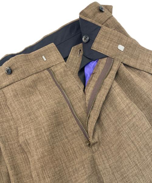 Needles（ニードルズ）Needles (ニードルズ) Tucked Side Tab Trouser-Poly Chambray ブラウン サイズ:Sの古着・服飾アイテム