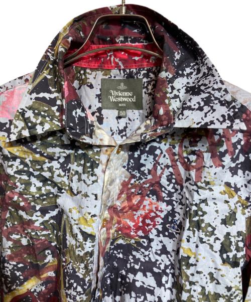 Vivienne Westwood man（ヴィヴィアン ウェストウッド マン）Vivienne Westwood man (ヴィヴィアン ウェストウッド マン) FREEDOM FIGHTER PUZZLE ROSE 柄シャツ マルチカラー サイズ:50の古着・服飾アイテム