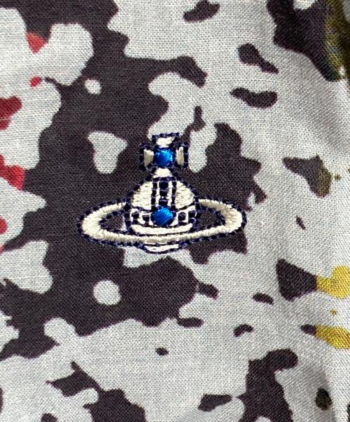 Vivienne Westwood man（ヴィヴィアン ウェストウッド マン）Vivienne Westwood man (ヴィヴィアン ウェストウッド マン) FREEDOM FIGHTER PUZZLE ROSE 柄シャツ マルチカラー サイズ:50の古着・服飾アイテム