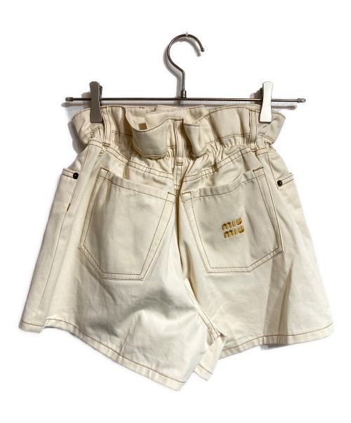 MIU MIU（ミュウミュウ）MIU MIU (ミュウミュウ) コットン ショートパンツ アイボリー サイズ:25の古着・服飾アイテム