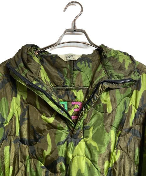 TENDERLOIN（テンダーロイン）TENDERLOIN (テンダーロイン) カモフラ柄キルティングポンチョ グリーン サイズ:LARGEの古着・服飾アイテム