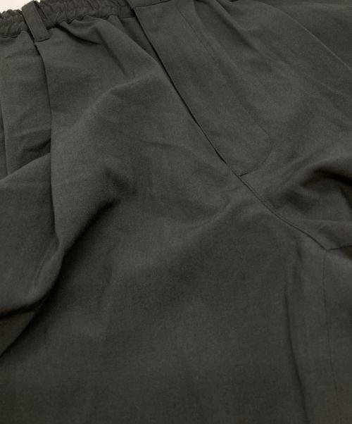 YOKE（ヨーク）YOKE (ヨーク) WOOL TROPICAL WIDE-LEG EASY SHORTS/ウール製トロピカルワイドレッグイージーショーツ ブラック サイズ:3の古着・服飾アイテム