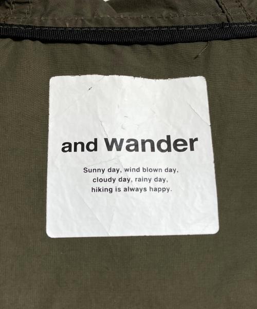 and wander（アンドワンダー）and wander (アンドワンダー) NYLON TAFFETA HOODED JACKET カーキ サイズ:3の古着・服飾アイテム