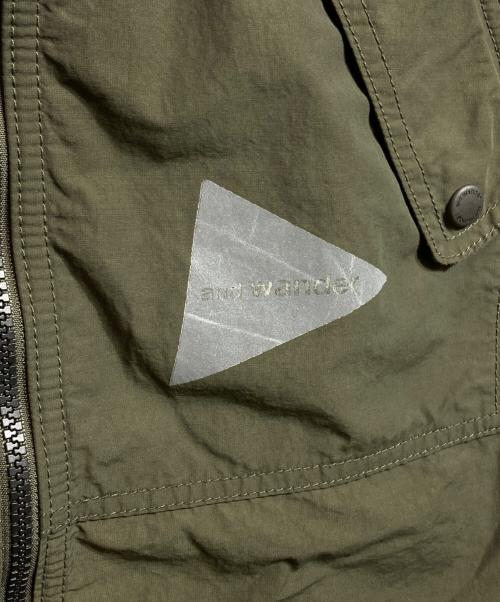 and wander（アンドワンダー）and wander (アンドワンダー) NYLON TAFFETA HOODED JACKET カーキ サイズ:3の古着・服飾アイテム