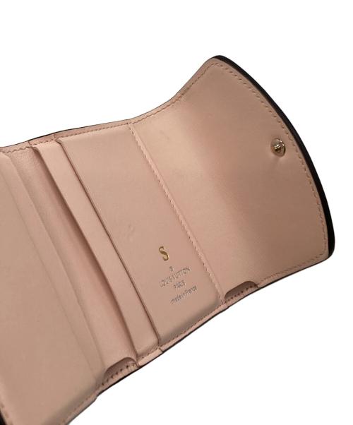 LOUIS VUITTON（ルイ ヴィトン）LOUIS VUITTON (ルイ ヴィトン) マヒナ ポルトフォイユ・イリスXS ピンクの古着・服飾アイテム