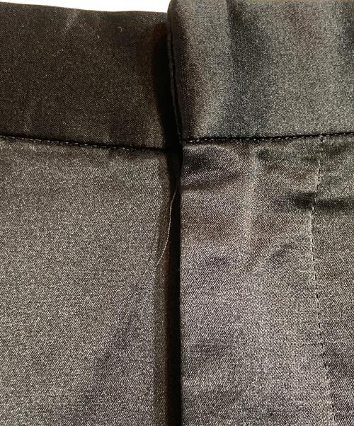 COMME des GARCONS（コムデギャルソン）COMME des GARCONS (コムデギャルソン) 巻き上げサテンフリルスカート ブラック サイズ:Sの古着・服飾アイテム