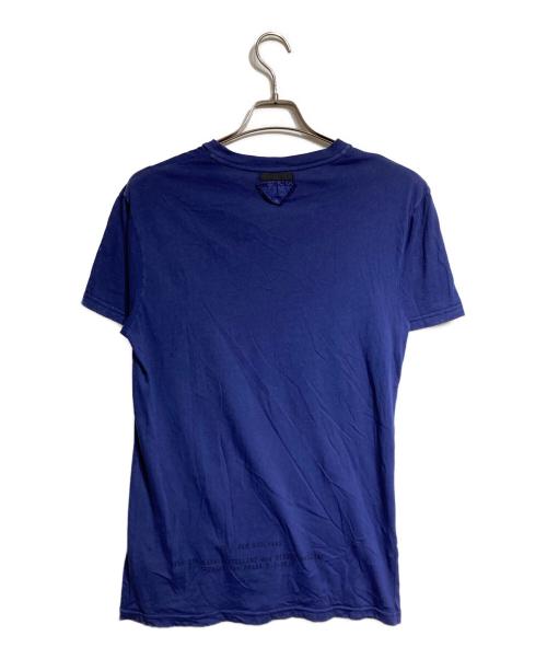 PRADA（プラダ）PRADA (プラダ) AMOREM KOOLHAAST Tシャツ/Tee ネイビー サイズ:Sの古着・服飾アイテム