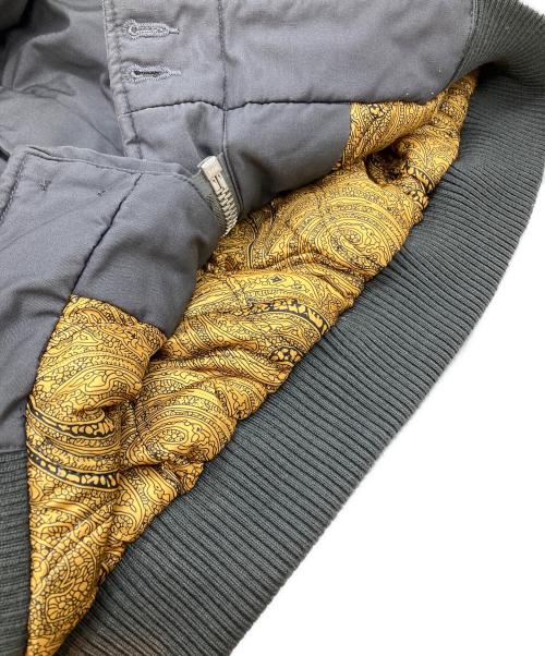 DERBY OF SAN FRANCISCO（ダービーオブサンフランシスコ）DERBY OF SAN FRANCISCO (ダービーオブサンフランシスコ) パデットダービージャケット グレー サイズ:2XLの古着・服飾アイテム