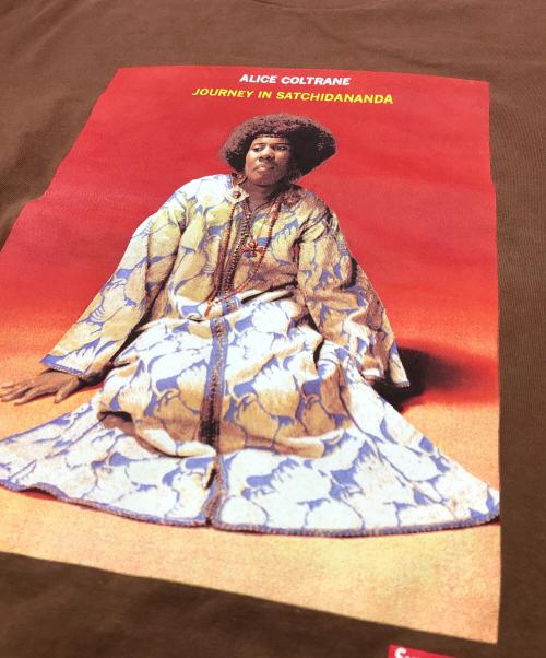 SUPREME（シュプリーム）Supreme (シュプリーム) Satchidananda Tee ブラウン サイズ: SIZE　Mの古着・服飾アイテム