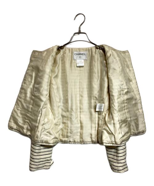 CHANEL（シャネル）CHANEL (シャネル) カメリア スパンコールボーダーノーカラージャケット ホワイト サイズ:38の古着・服飾アイテム
