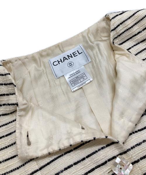 CHANEL（シャネル）CHANEL (シャネル) カメリア スパンコールボーダーノーカラージャケット ホワイト サイズ:38の古着・服飾アイテム