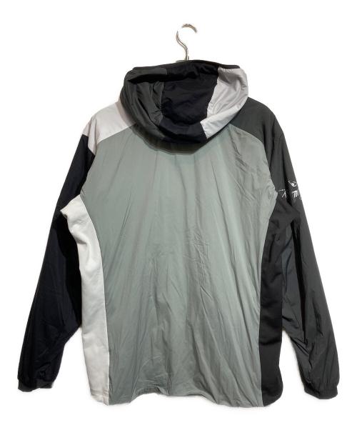 ARC'TERYX（アークテリクス）ARC'TERYX (アークテリクス) BEAMS (ビームス) 別注ATOM HOODIE JACKET グレー サイズ:XLの古着・服飾アイテム