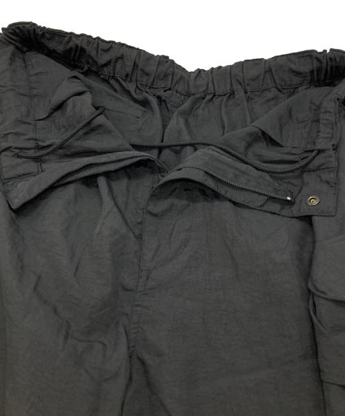 YOKE（ヨーク）YOKE (ヨーク) NYLON MULTI POCKETS UTILITY SHORTS/ナイロン マルチポケット ユーティリティショーツ ブラック サイズ:3の古着・服飾アイテム
