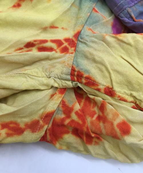 SUPREME（シュプリーム）Supreme (シュプリーム) Batik Print Rayon Shirt レッド×イエロー サイズ:Ｌの古着・服飾アイテム