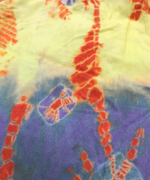 SUPREME（シュプリーム）Supreme (シュプリーム) Batik Print Rayon Shirt レッド×イエロー サイズ:Ｌの古着・服飾アイテム